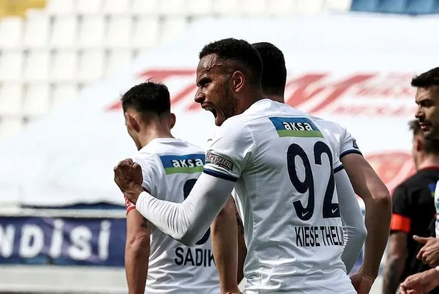 Kasımpaşa'da 5 gollü müthiş maç! | Kasımpaşa: 3-2 Fatih Karagümrük (Maçın özeti ve golleri)-3