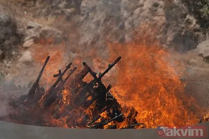 Terör örgütü PKK silahları yaktı... Bese Hozat kazan başında! Tarihi görüntüler...