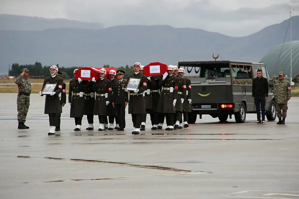 Başbakan şehitler için Erzurum'daki törene katıldı-1