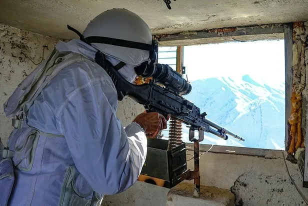 2 bin 100 rakımlı Tepeşin Tepe'de vatan nöbeti: Mehmetçik Irak sınırında teröristlere geçit vermiyor-4