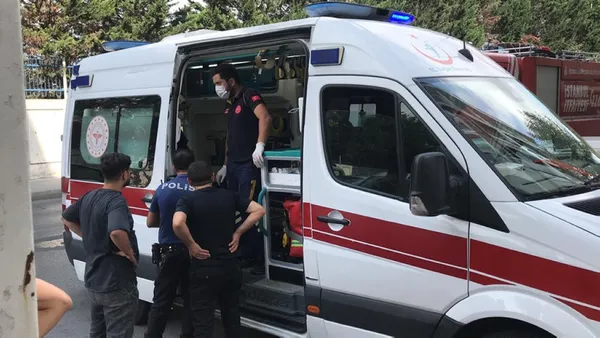 arac-kullanirken-annesinin-vefat-haberini-aldi-kaza-yapti-1631259282590.jpg Araç kullanırken annesinin vefat haberini aldı kaza yaptı-5