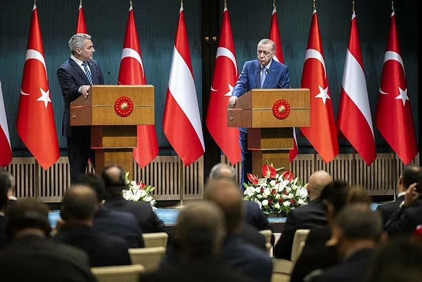 baskan-erdogan-ve-avusturya-cumhuriyeti-sansolyesi-karl-nehammerden-onemli-aciklamalarda-bulundu-1696976348786.jpeg Başkan Erdoğan ve Avusturya Cumhuriyeti Şansölyesi Karl Nehammer'den önemli açıklamalarda bulundu-7