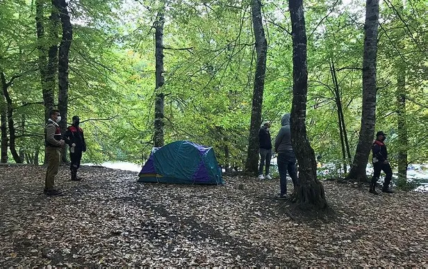 Karantina kuralını ihlal edip Yedigöller'e gelen 2 kişi yurda yerleştirildi-2