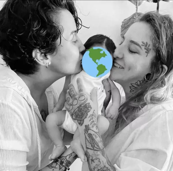 lgbtli-sapkinlar-nuray-guler-ve-yeliz-gunayin-bebegimiz-oldu-paylasimi-infial-yaratti-sosyal-medyalarini-kapat-1661414529941.jpg LGBT'li sapkınlar Nuray Güler ve Yeliz Günay'ın 'bebeğimiz oldu' paylaşımı infial yarattı: Sosyal medyalarını kapattılar! Bakanlık açıklama yaptı-3