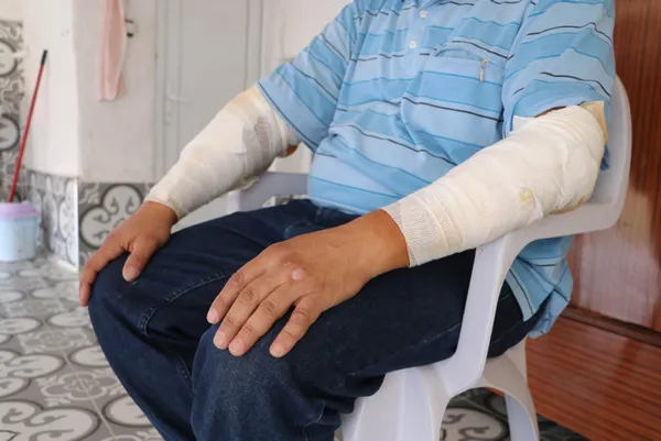 yangini-sondurmeye-calisirken-traktoruyle-birlikte-alevlerin-icinde-kalan-ciftci-kolumdaki-deri-naylon-gibi-acildi-yine-olsa-hic-dusunmeden-giderim-1627997337091.jpg Yangını söndürmeye çalışırken traktörüyle birlikte alevlerin içinde kalan çiftçi: Kolumdaki deri naylon gibi açıldı! Yine olsa hiç düşünmeden giderim-10