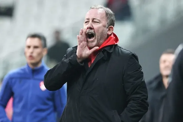 besiktas-yonetimi-noktayi-koydu-sergen-yalcin-ve-ahmet-nur-cebi-gorusmesinde-yola-devam-karari-verildi-1638130115837.jpeg Beşiktaş yönetimi noktayı koydu! Sergen Yalçın ve Ahmet Nur Çebi görüşmesinde yola devam kararı verildi-2