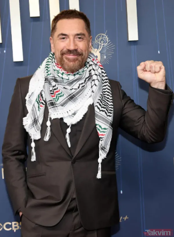 "Dünyadaki En Önemli Şey Barışa Sahip Olmak" Abd'li Komedyen Ve Oyuncu Megan Stalter Da Törene Üzerinde "Ateşkes" Yazan Bir Çanta İle Katıldı. Bir Platformda...