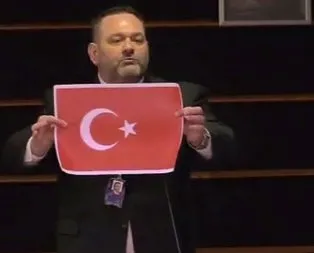 Türk bayrağını yırtan hadsiz Yunan’ın dokunulmazlığı kaldırıldı!