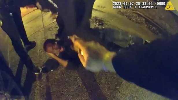 ABD'de polisin darbettiği 29 yaşındaki genç üç gün sonra hayatını kaybetti sokaklar karıştı! Dehşet anlarının görüntüsü ortaya çıktı-5