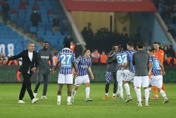 trabzonspor-teknik-direktoru-abdullah-avci-sampiyonluga-inaniyorum-1634498468660.jpeg Trabzonspor Teknik Direktörü Abdullah Avcı: Şampiyonluğa inanıyorum-2