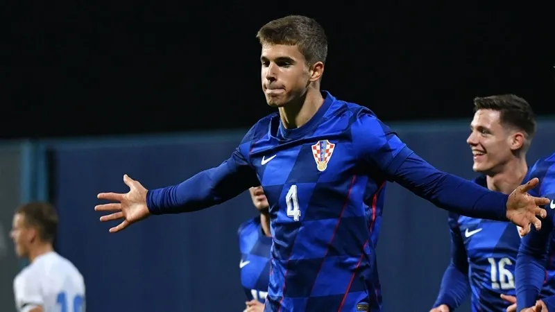 Beşiktaş'tan 3 bomba! Kartal Fenerbahçe ve Galatasaray'ı kıskandıracak - 25