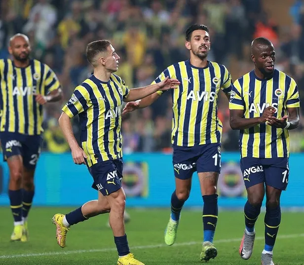 fenerbahce-fatih-karagumruk-canli-anlatim-izle-1665342291694.jpeg İstanbul'da gol düellosu! Fenerbahçe evinde VavaCars Fatih Karagümrük'ü 5-4 mağlup etti-4