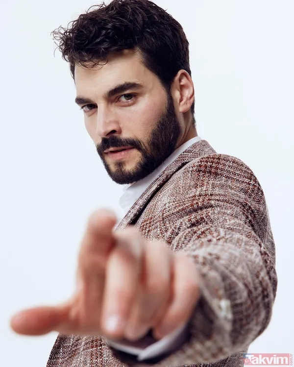 Tuzak’ın Umut’u Akın Akınözü’nün annesi bakın kim! Duyan inanamadı! Bensu Soral’ın partneri meğer o ünlü oyuncunun oğluymuş... - 5