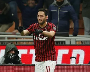 Hakan Çalhanoğlu, İtalya Kupasında Milanı yarı finale taşıdı