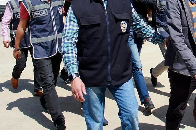 Balıkesir'de FETÖ operasyonu: 6 gözaltı