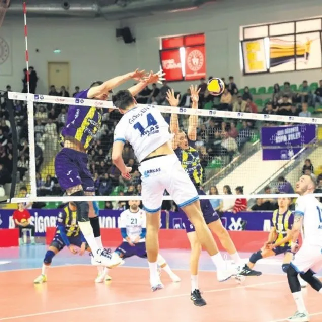 Arkas’ı geçen Fener adını finale yazdırdı