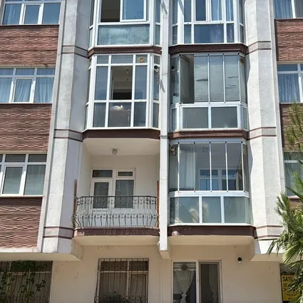 Samsun’da kötü koku ihbarı üzerine girilen evde acı gerçek ortaya çıktı: Zihinsel engelli kadının, hayatını kaybeden ablasının cansız bedeniyle tam bir hafta boyunca aynı evde yaşadığı belirlendi