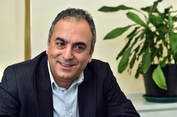 markar-esayan-kimdir-markar-esayan-kac-yasinda-ve-nerelidir-iste-hayatina-dair-bilgiler-1602865308379.jpg Markar Esayan kimdir? Markar Esayan kaç yaşında, nereli ve ölüm sebebi nedir? İşte hayatı-5