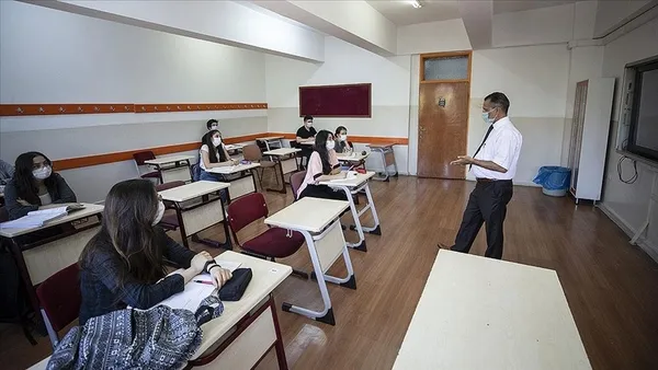 mebden-flas-karne-aciklamasi-yarindan-itibaren-erisime-aciliyor-1623922097351.jpg MEB'den flaş karne açıklaması! Yarından itibaren erişime açılıyor-5