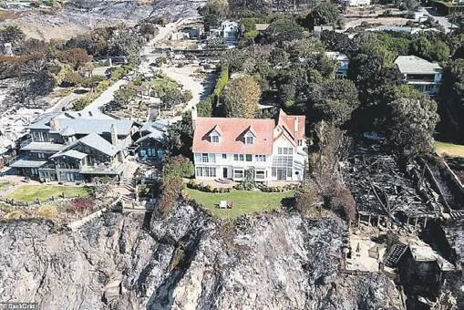 California'daki yangında ünlülerin malikaneleri zarar görmedi-2