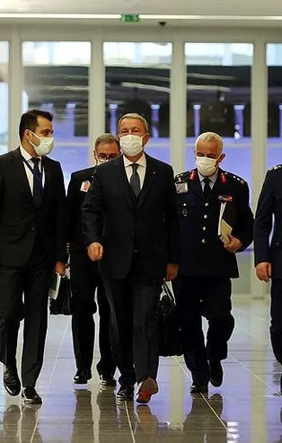 Son dakika: Milli Savunma Bakanı Hulusi Akar,  Romanya Savunma Bakanı Dincu ile görüştü