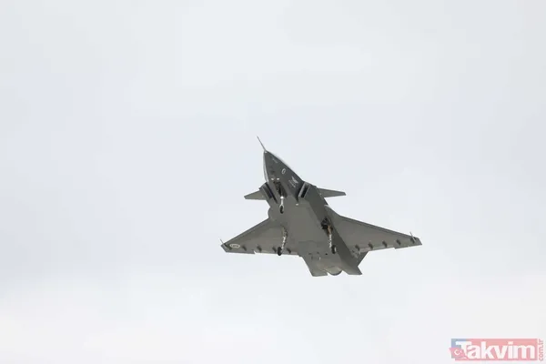 Milli gurur Bayraktar KIZILELMA iniş takımları kapalı ilk uçuşunu başarıyla tamamladı - 10