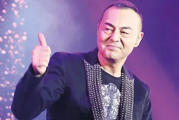 Serdar Ortaç’tan yıllar sonra gelen baba olma itirafı! Eski eşi Chloe Loughnan’a ilk yorum: Allah analı babalı büyütsün