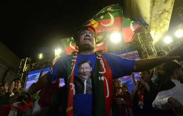 Pakistan'da hükümeti devirmek için oluşturulan komplonun arkasında ABD'li o isim mi var?-4