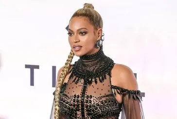 Beyoncé konserinde havada asılı kaldı: Sakinliğiyle dikkat çekti