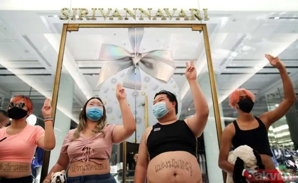 Tayland Kralı'nın resmi metresinin 1400'den fazla çıplak fotoğrafı ifşa oldu - 4