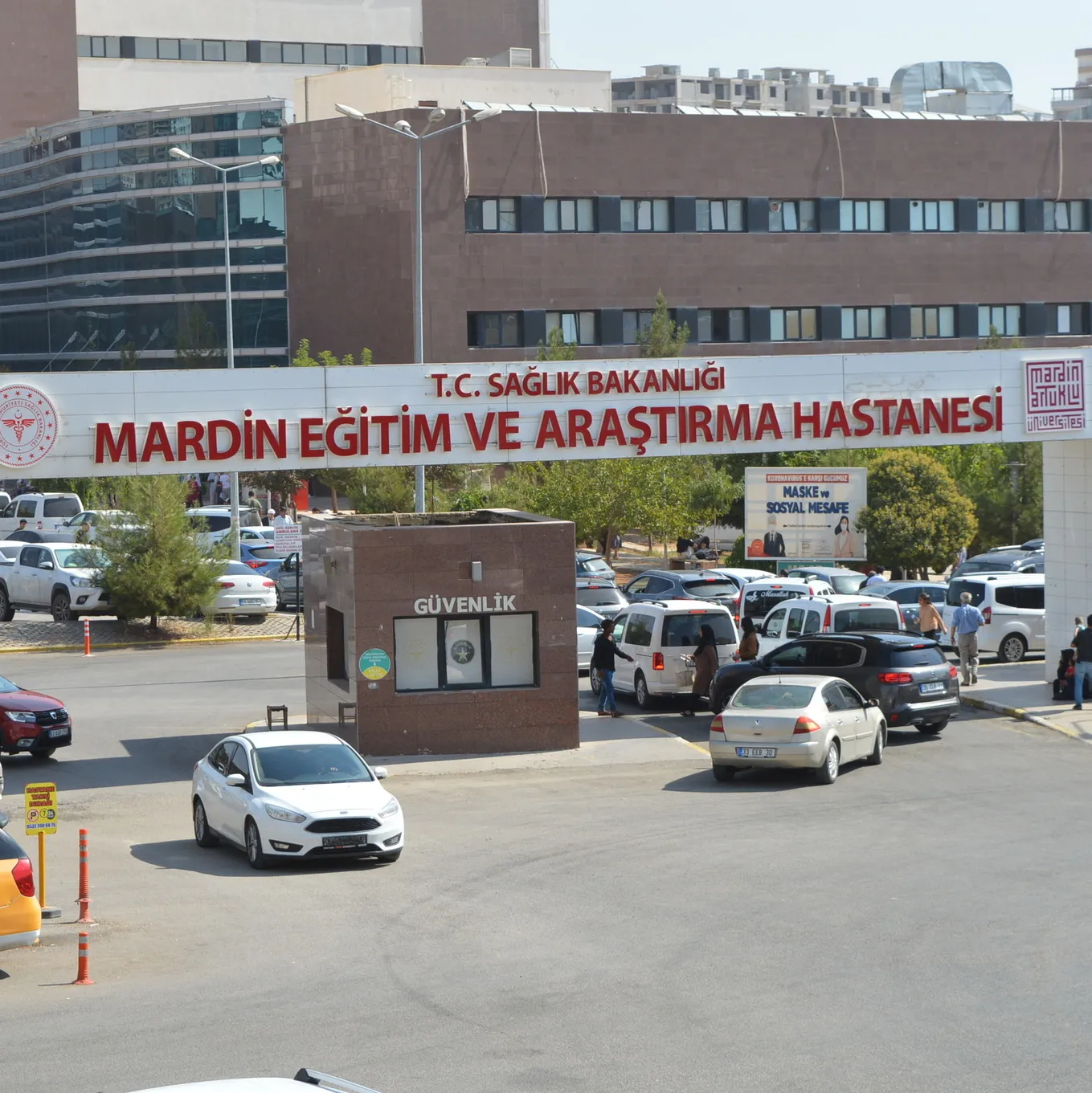 Eşini ve oğlunu öldürüp intihar etti