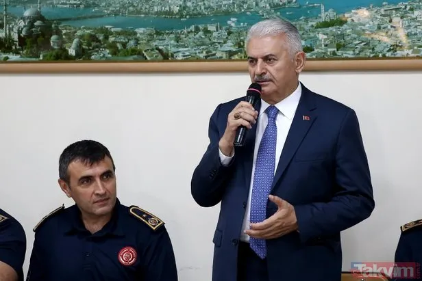 Binali Yıldırım itfaiyecilerle sahur yaptı