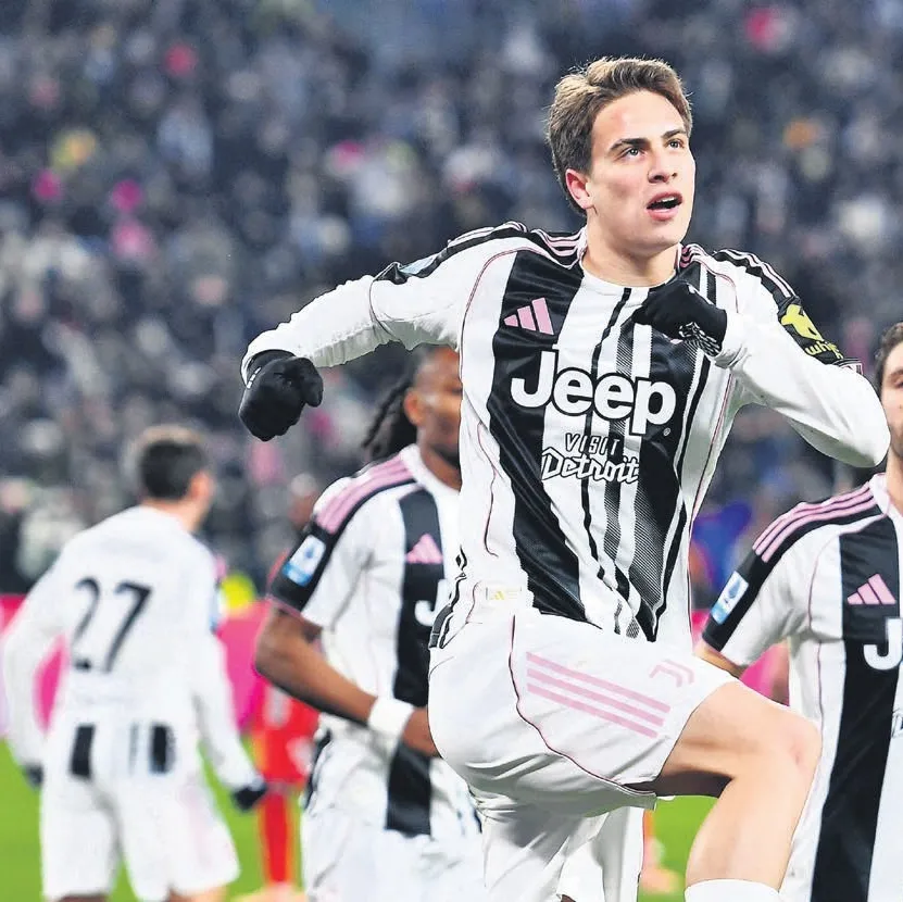 Taraftarlar ayakta alkışladı