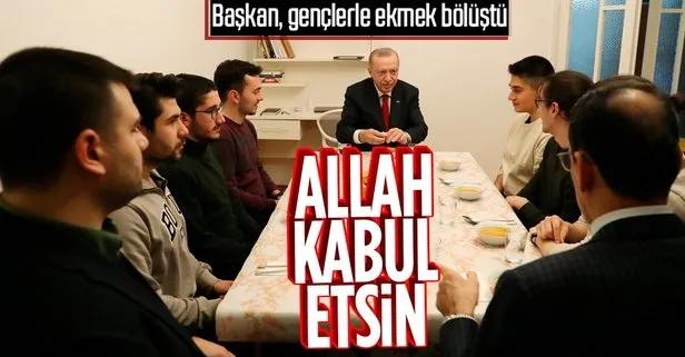 Başkan Recep Tayyip Erdoğan iftarda öğrenci evine misafir oldu