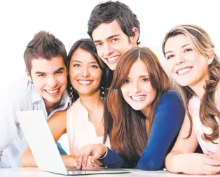 Üniversiteliye 2 bin 425 TL