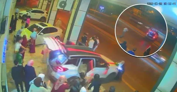 Bursa'da akılalmaz kaza kamerada! Aniden hareket eden gelin arabası yolu aşıp metro hattı duvarına çarptı