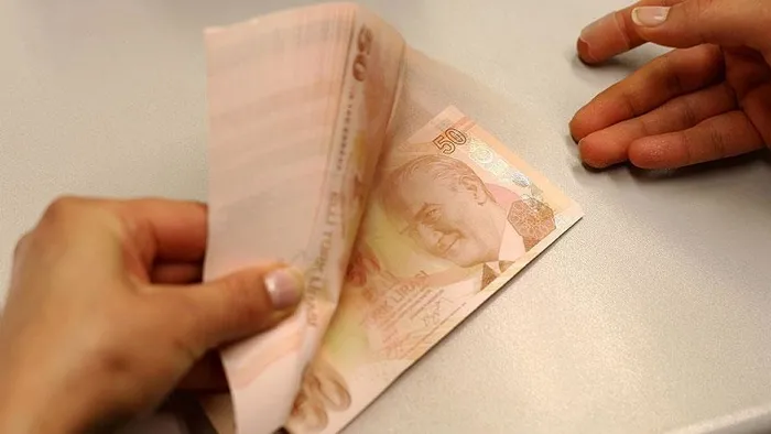 cigir-acan-teklif-bankada-para-birikimi-olanin-agzi-kulaklarina-varacak-32-gunluk-220000-tl-mevduat-faizi-kac-1703662613112.jpg 32 günlük 220.000 TL mevduat faizi kaç TL kazandırıyor? Bankada para birikimi olanın sevinçten dört köşe olacak! Çığır açan teklif!-5