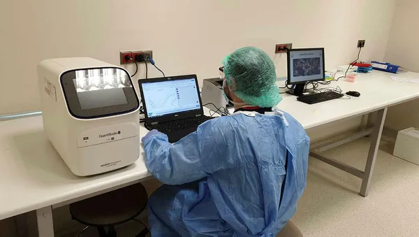 1587129717289.jpg İşte vizyon farkı! CHP'li belediye tarafından sözde sahra hastanesi kurulan Adana'da son teknoloji koronavirüs laboratuvarı-1