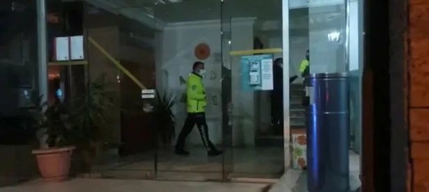 izmirde-otele-fuhus-baskini-otel-sahibi-ve-resepsiyon-gorevlisi-1646332867663.jpeg İzmir'de otele fuhuş baskını! Otel sahibi ve resepsiyon görevlisi...-4