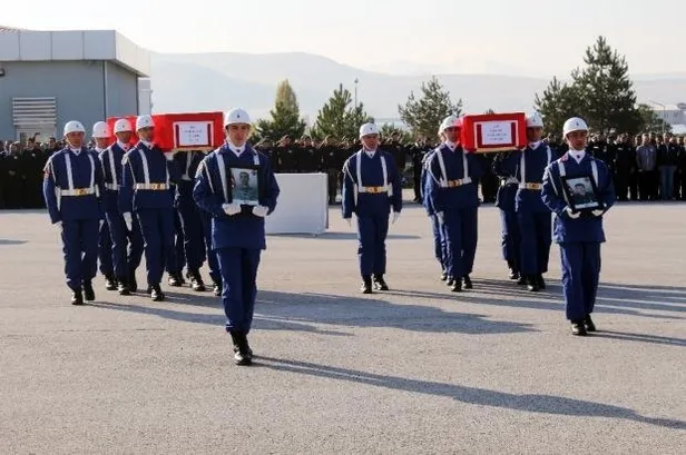 Hakkari şehitlerine son görev! Yürek yakan veda-3