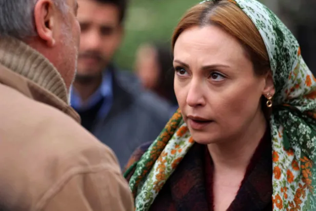 iki-yeni-isim-geliyor-bir-de-ustune-her-seyi-alasagi-eden-ayrilik-hercaide-tozu-dumana-katacak-gelisme-1610224456440.jpg İki yeni isim geliyor bir de üstüne her şeyi alaşağı eden ayrılık! Hercai'de tozu dumana katacak gelişme-5