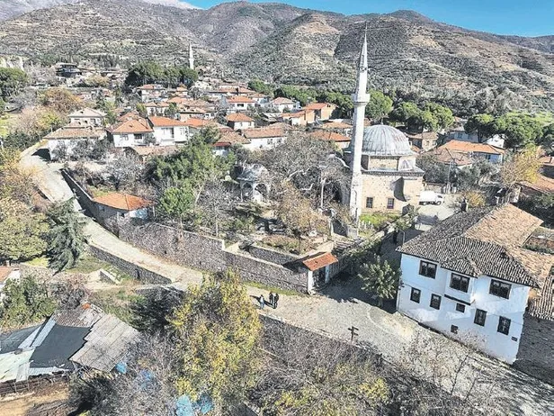 fransada-oldurulen-akin-gencin-cenazesini-ailesi-teslim-aldi-agabey-askin-gencin-sozleri-yurek-yakti-1672013852557.jpeg Fransa'da öldürülen Akın Genç'in cenazesini ailesi teslim aldı! Ağabey Aşkın Genç’in sözleri yürek yaktı-3