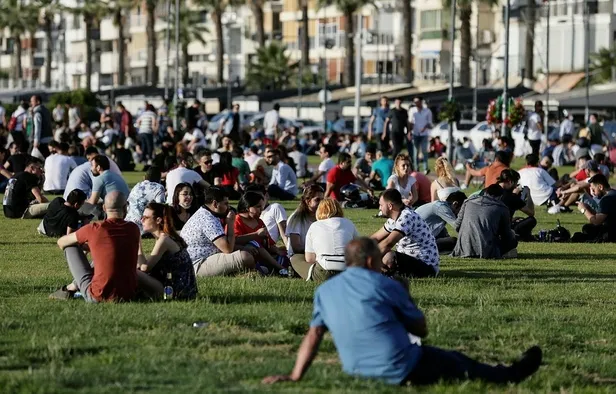 Son dakika: İzmir Kordonboyu'ndaki halay görüntüleri tepki çekmişti! Polis çalışma başlattı-1