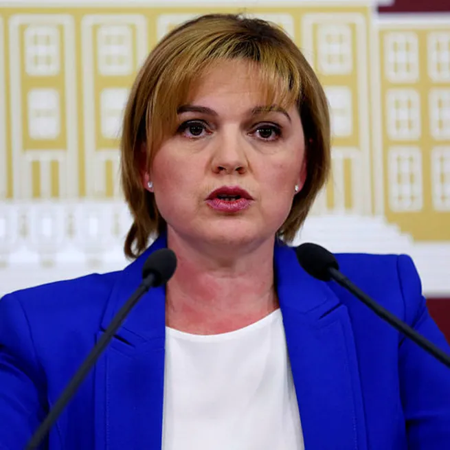 Kemal Kılıçdaroğlunun terör sevicileri topladığı Kabinesi! Plana Muharrem Erkekten sonra YPGye terörist diyemeyen Selin Sayek Böke de eklendi