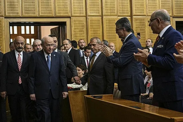 mhp-genel-baskani-bahceliden-abdye-siha-tepkisi-er-ya-da-gec-hesabi-sorulacaktir-batiya-gazze-salvosu-1697540113171.jpeg MHP Genel Başkanı Bahçeli'den ABD'ye "SİHA" tepkisi: Er ya da geç hesabı sorulacaktır! Batı'ya Gazze salvosu...-5