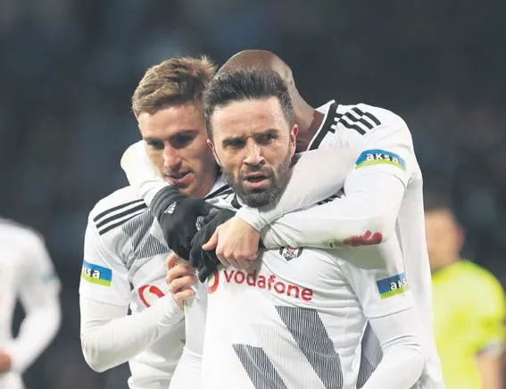 Gökhan Kadıköy’e yelken açtı