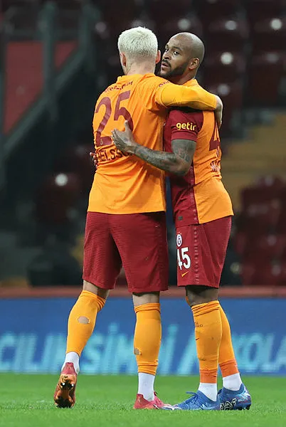 galatasarayda-nelsson-marcao-ve-kerem-akturkoglundan-biri-gidecek-1641478970875.jpg
