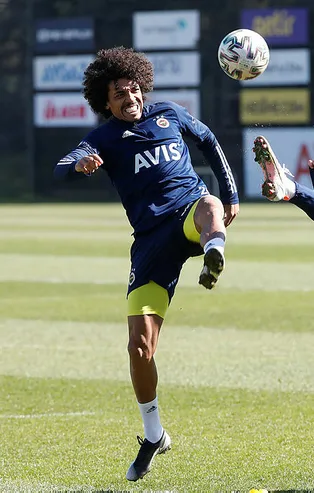 Luiz Gustavo takımla çalışmalara başladı