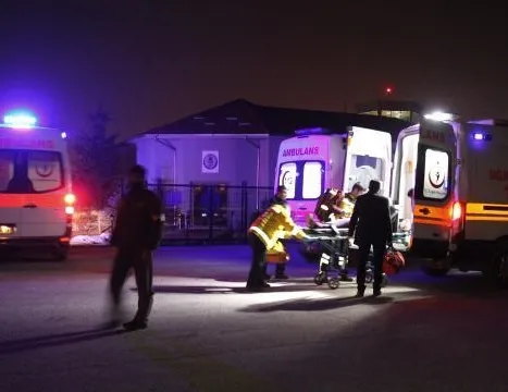 Otomobil yan yattı!