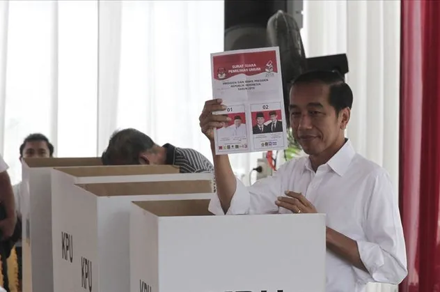 Endonezya'da Widodo yeniden başkanı seçildi